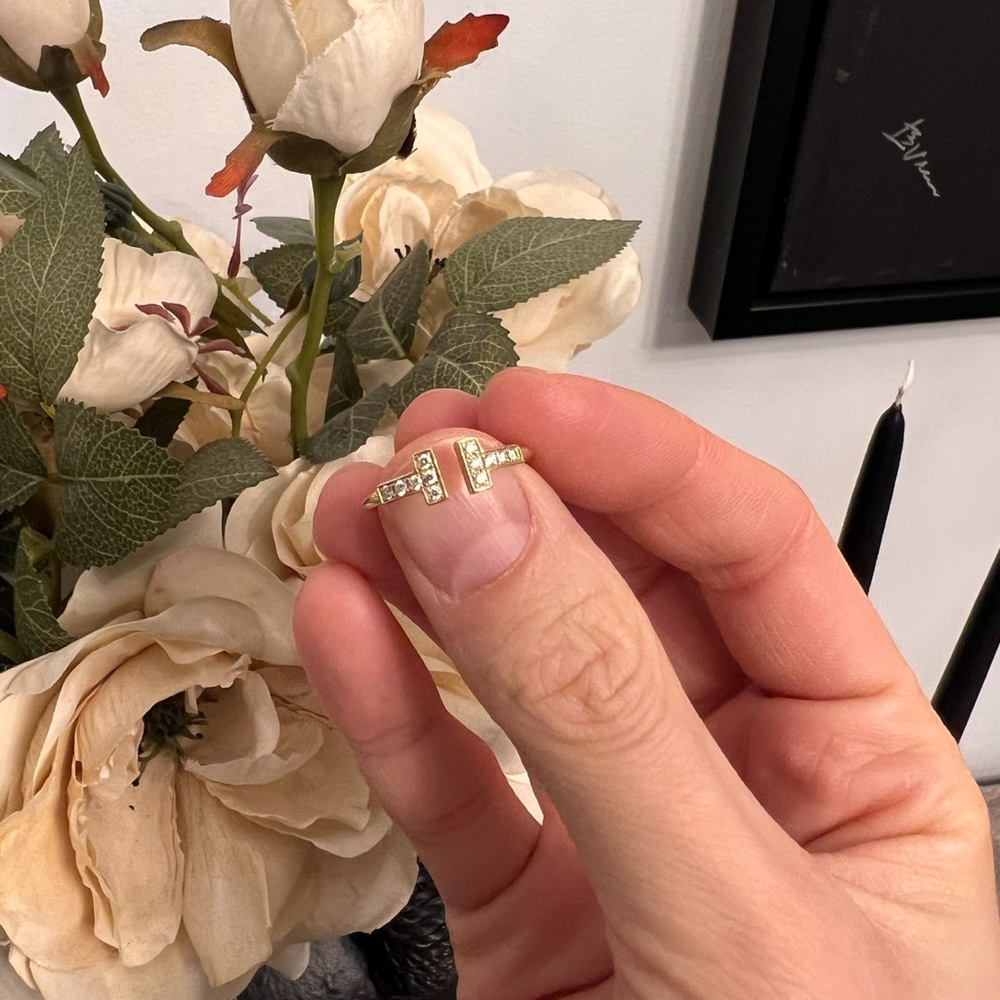 Tiffany T Diamond Wire Ring 18k Gold size 6